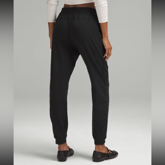 Lululemon Soft Jersey Classic-Fit Mid-
Rise Jogger - Picture 2 of 9